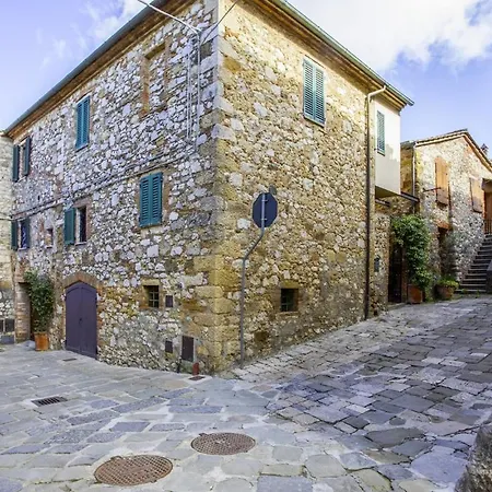 In The Medieval Village Daire